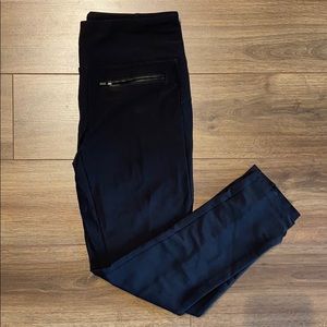 Athleta Stellar Crop